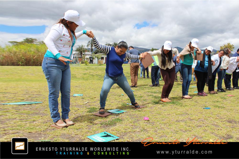 México Team Building | Participantes desarrollando habilidades blandas en taller experiencial
